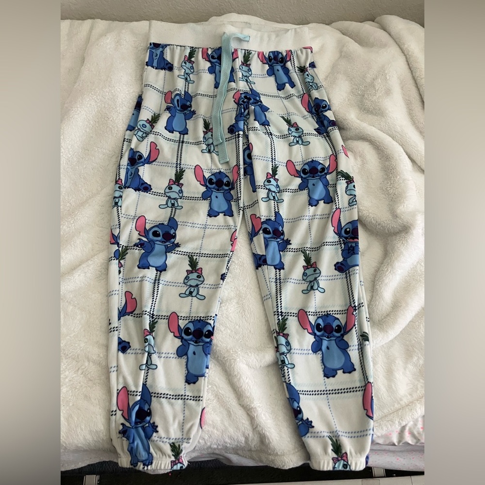 Disney white stitch pajamas